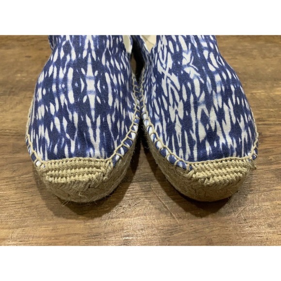 Soludos Women’s Flat Slip On Espadrille Blue White Ikat Print Jute Trim 9.5 NEW - Picture 3 of 8